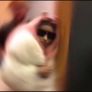 Meet your Posher, Izabella